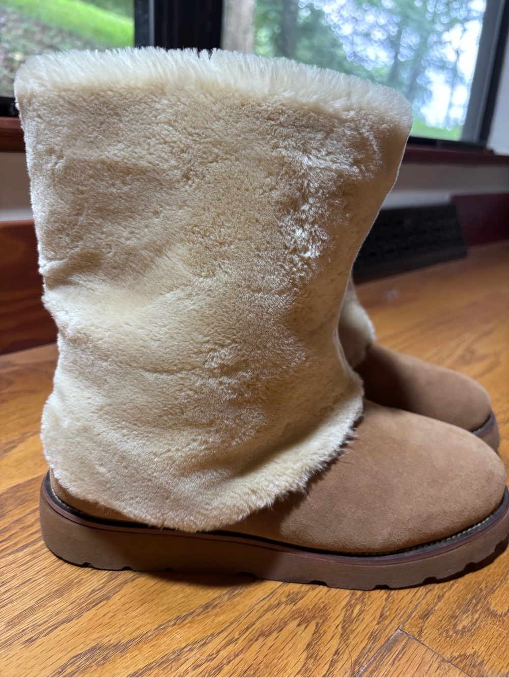 UGG Australia Fluff Boots Size 9 Chestnut Shearling Fur Winter Cozy Boots - Picture 4 of 15
